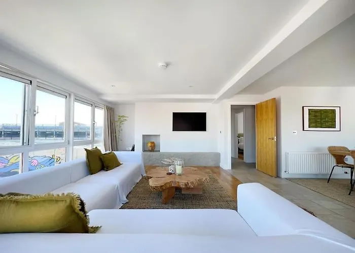Luxury City Penthouse With Views
